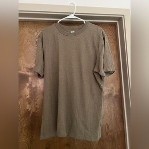 Uniqlo mens heavy duty tshirt size large